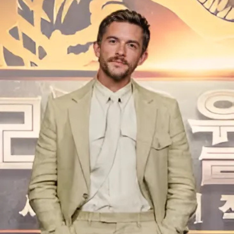 Jonathan Bailey